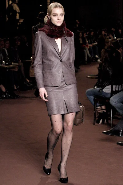 Look 9